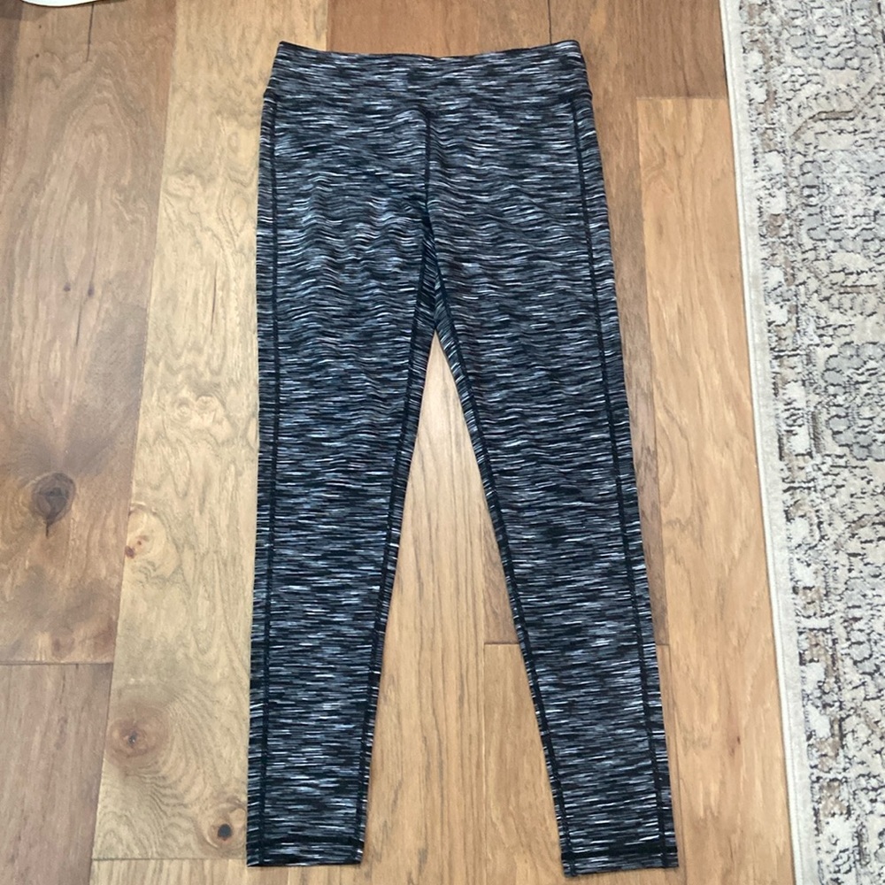 Like New Mono B Leggings